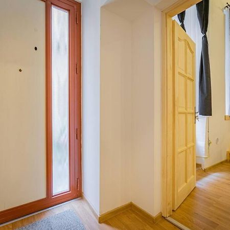 2 Bedroom Flat In The Dob Street, Venus Budapest Eksteriør billede