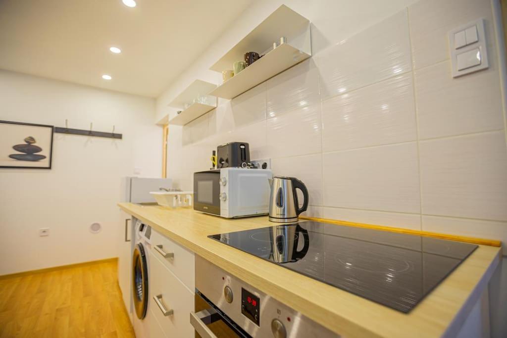 2 Bedroom Flat In The Dob Street, Venus Budapest Eksteriør billede