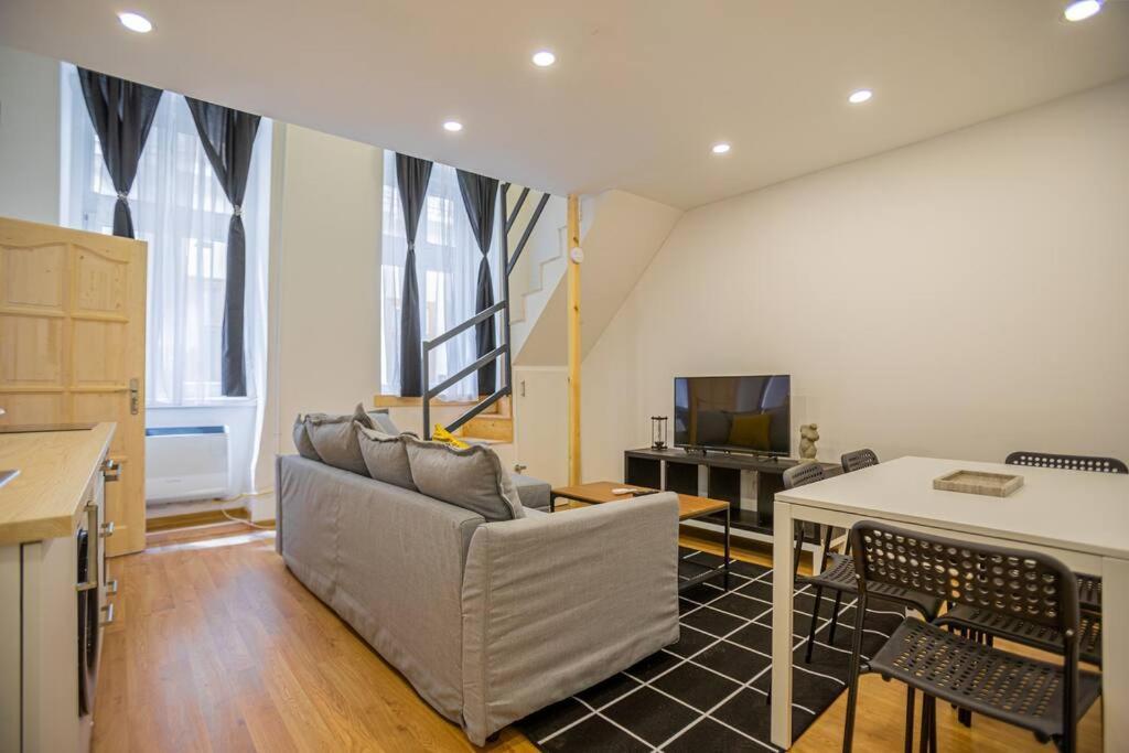 2 Bedroom Flat In The Dob Street, Venus Budapest Eksteriør billede